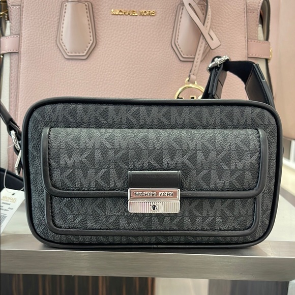 Michael Kors Handbags - Michael Kors Black Crossbody Bag